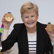 Yvonne Murray-Mooney with her own World Indoor gold medal (r) and one of the gold medals that will be awarded at the World Indoor Championships in Glasgow next month