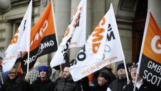 Glasgow City Council is facing allegations of 'union busting' over payments offered to staff to avoid strike action