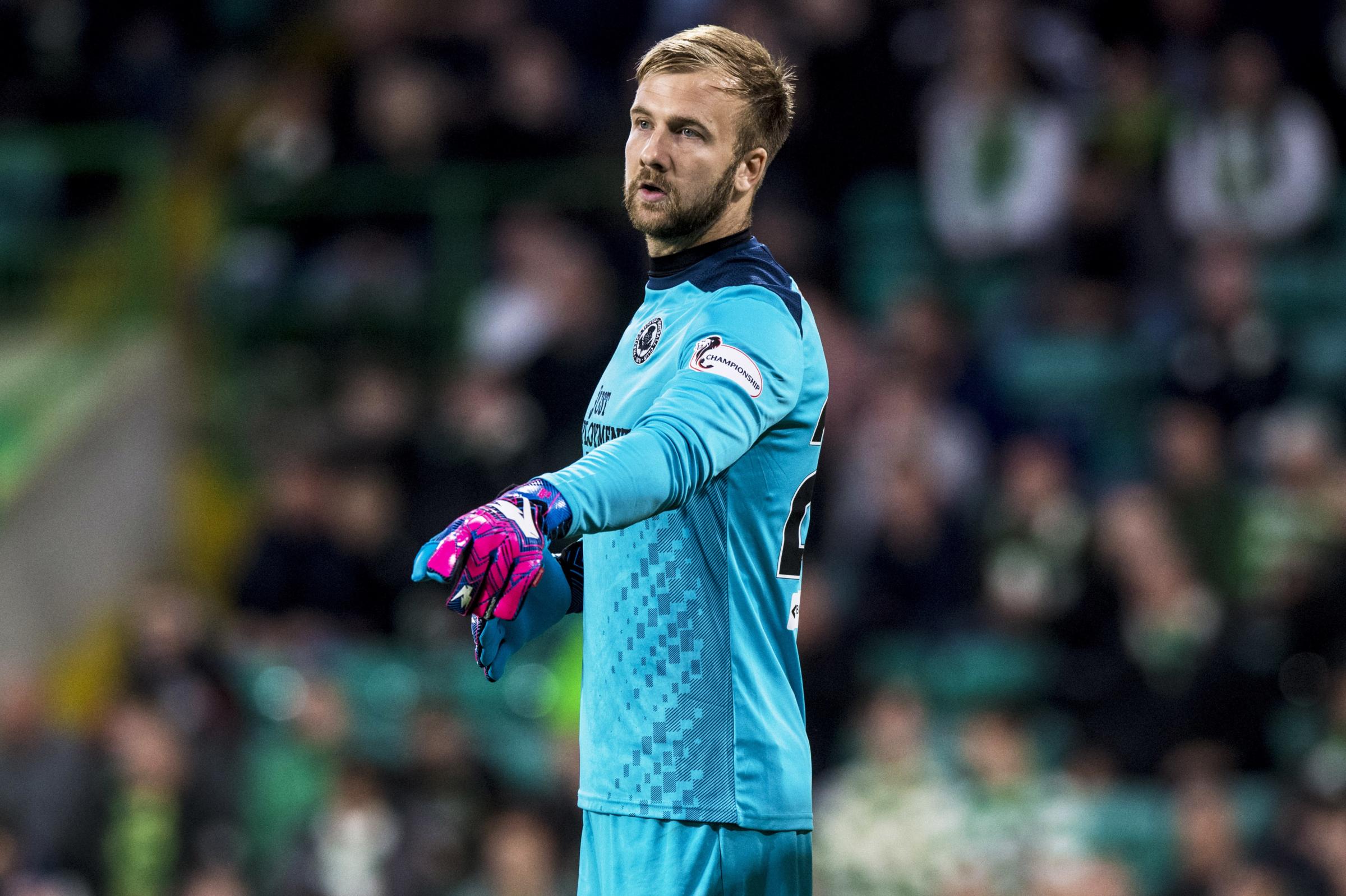 Scott Fox vows to challenge for number one spot after sealing Motherwell deal