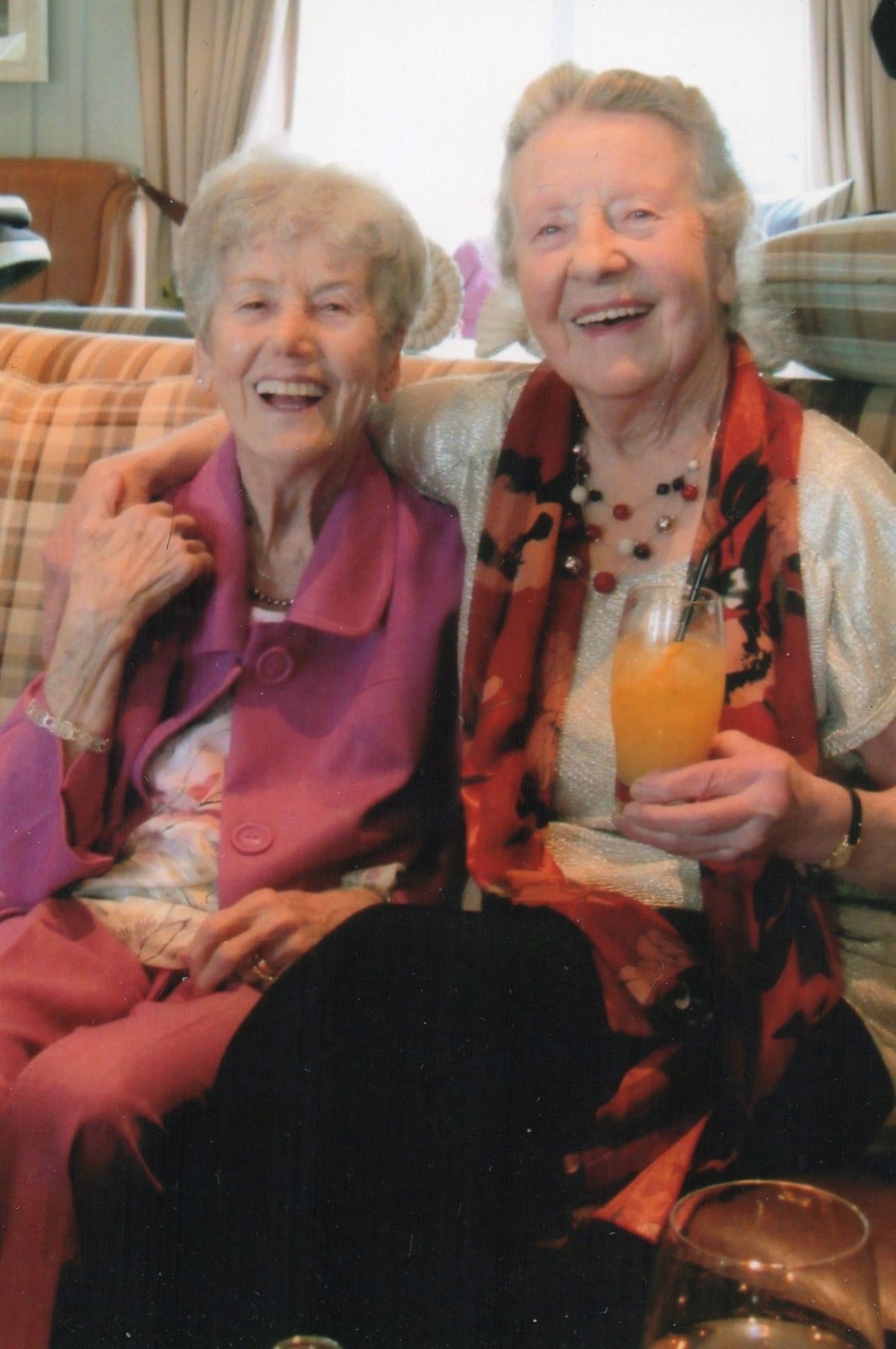 Sapper Penmans two surviving Penman daughters Ruby (left) and Marion.