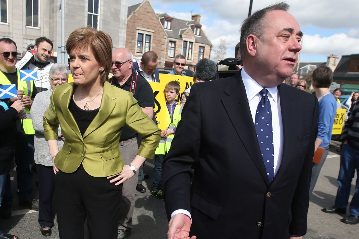 Salmond claims he has the means to 'destroy' Sturgeon