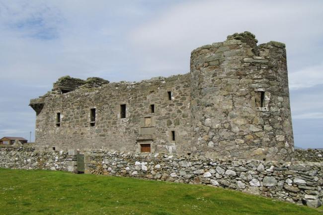 Muness Castle sells for just over the price of the average house - Vimarsana News