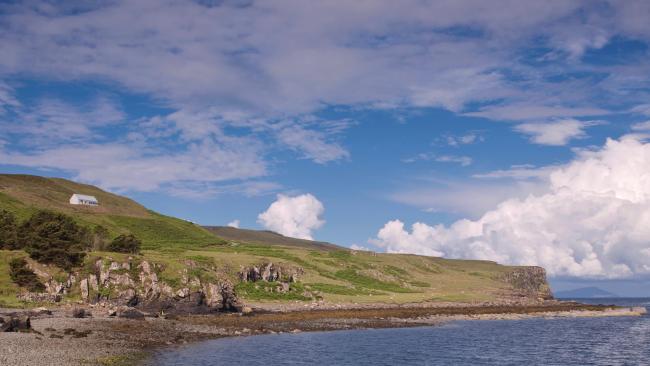The Tinhouse boasts a wonderful location on the Isle of Skye
