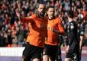 Steven Fletcher scored a stunning opener for Dundee United against St Mirren, but his team had to settle for a draw.