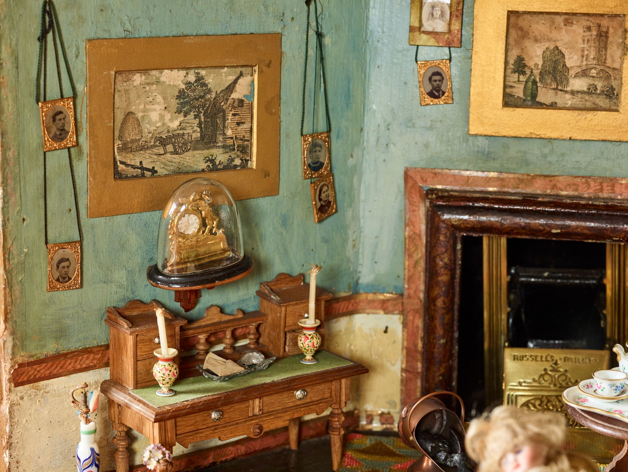 The Evans Dollhouse will go under the hammer on February 24.  Photo credit: Lyon & Turnbull.