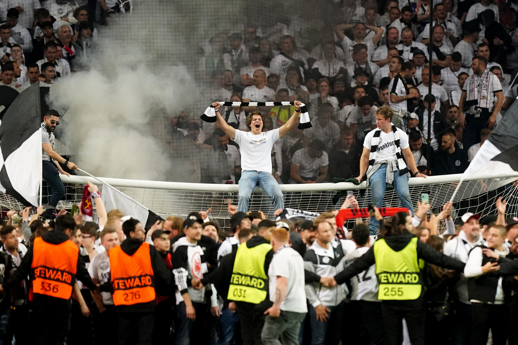 Verteidiger bittet ganz Deutschland, Eintracht Frankfurt vor dem größten Spiel seines Lebens anzufeuern