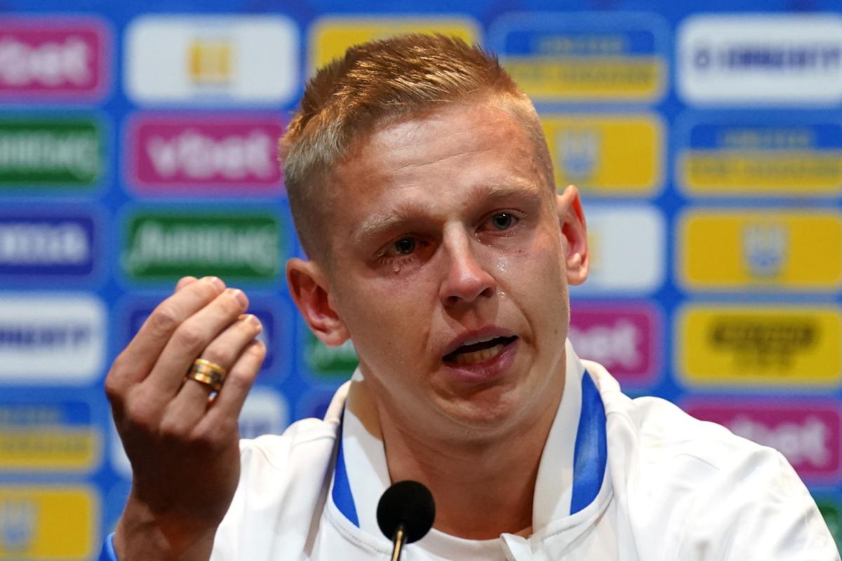 Oleksandr Zinchenko rơi nước mắt và cảm ơn Scotland trước trận play-off World Cup