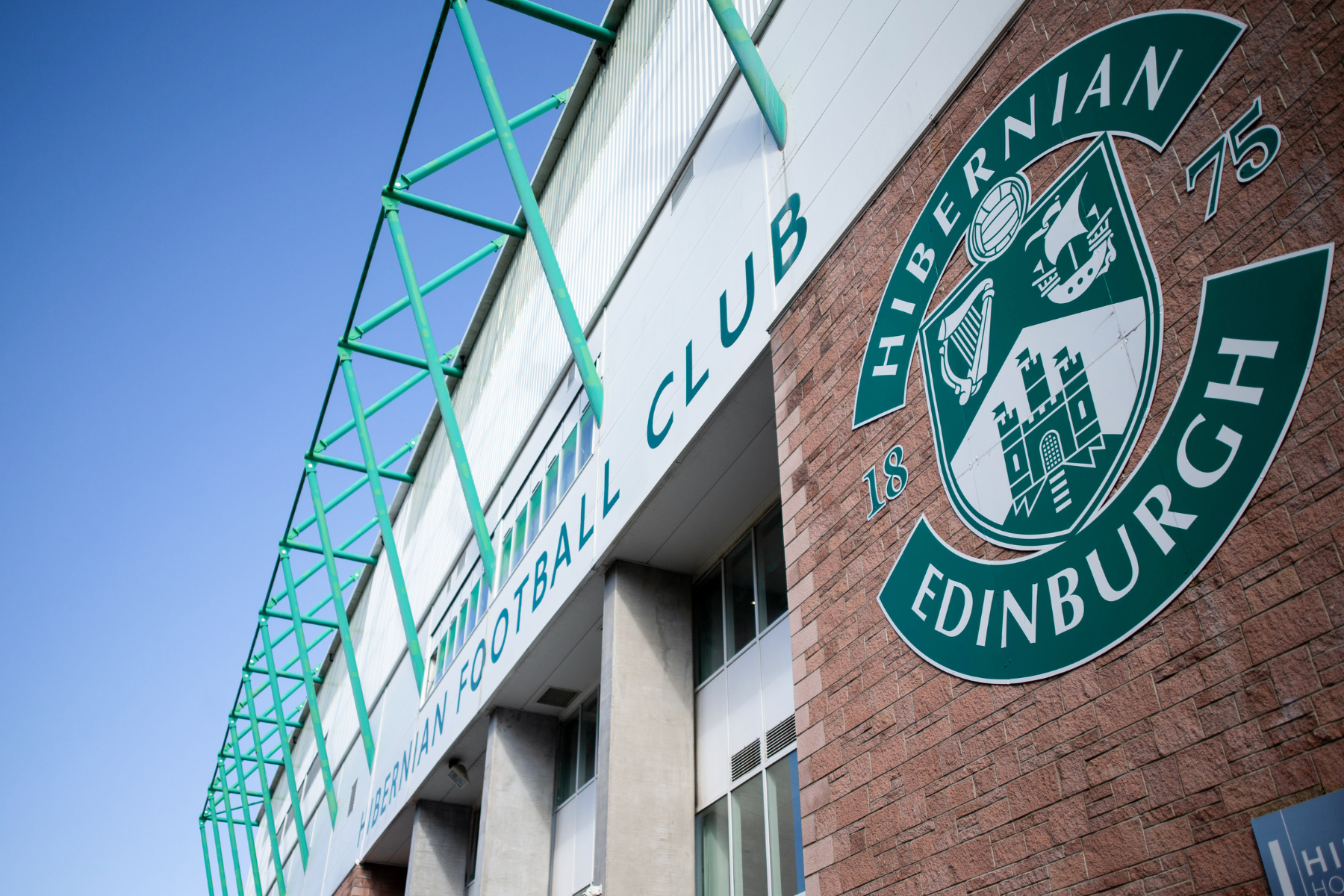 Hibs sign Elie Youan as Lee Johnson continues summer revamp