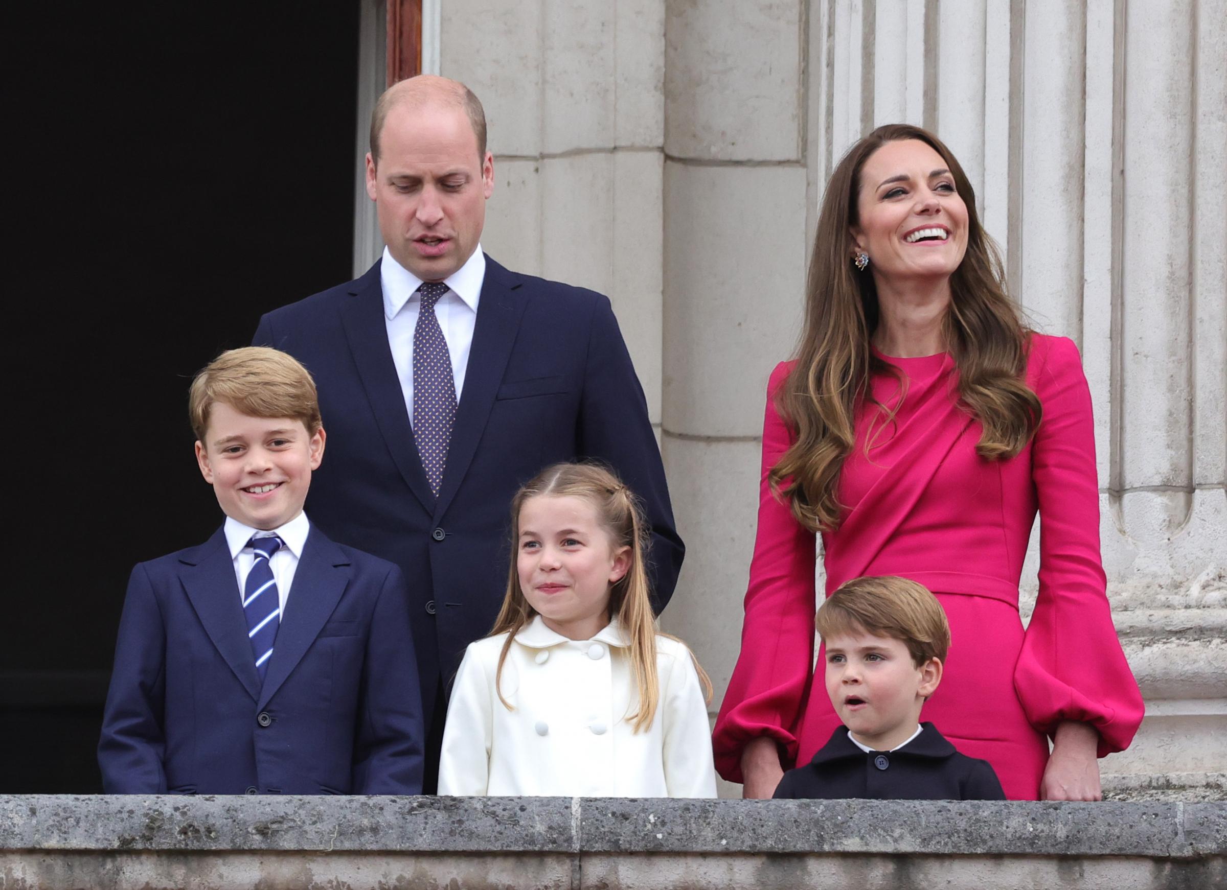 Prince George, the Duke of Cambridge, Princess Charlotte, Prince Louis and the Duchess of Cambridge stand on the balcony during the Platinum Jubilee Pageant at Buckingham Palace.