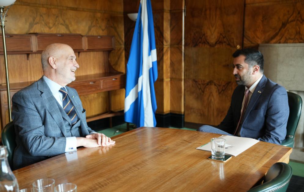 Un alto diplomatico discute della Brexit e della Scozia dopo aver incontrato Hamza Yusuf