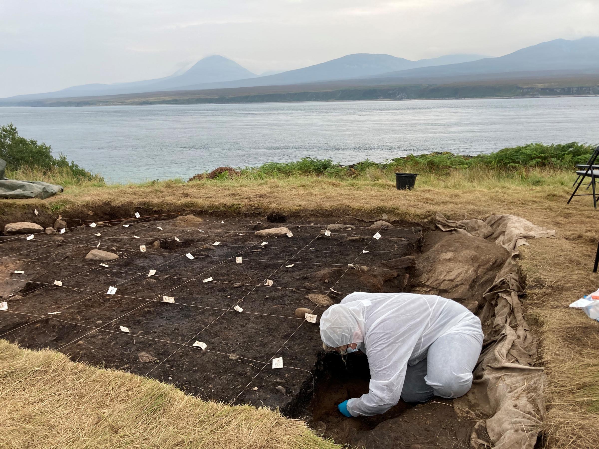Kate Britton sampling sediments for ancient DNA analysis at archaeological site Rubha Port an t-Seilich, Islay, during an excavation led by project collaborator Prof. Steve Mithen (University of Reading). The analysis of ancient DNA from archaeological