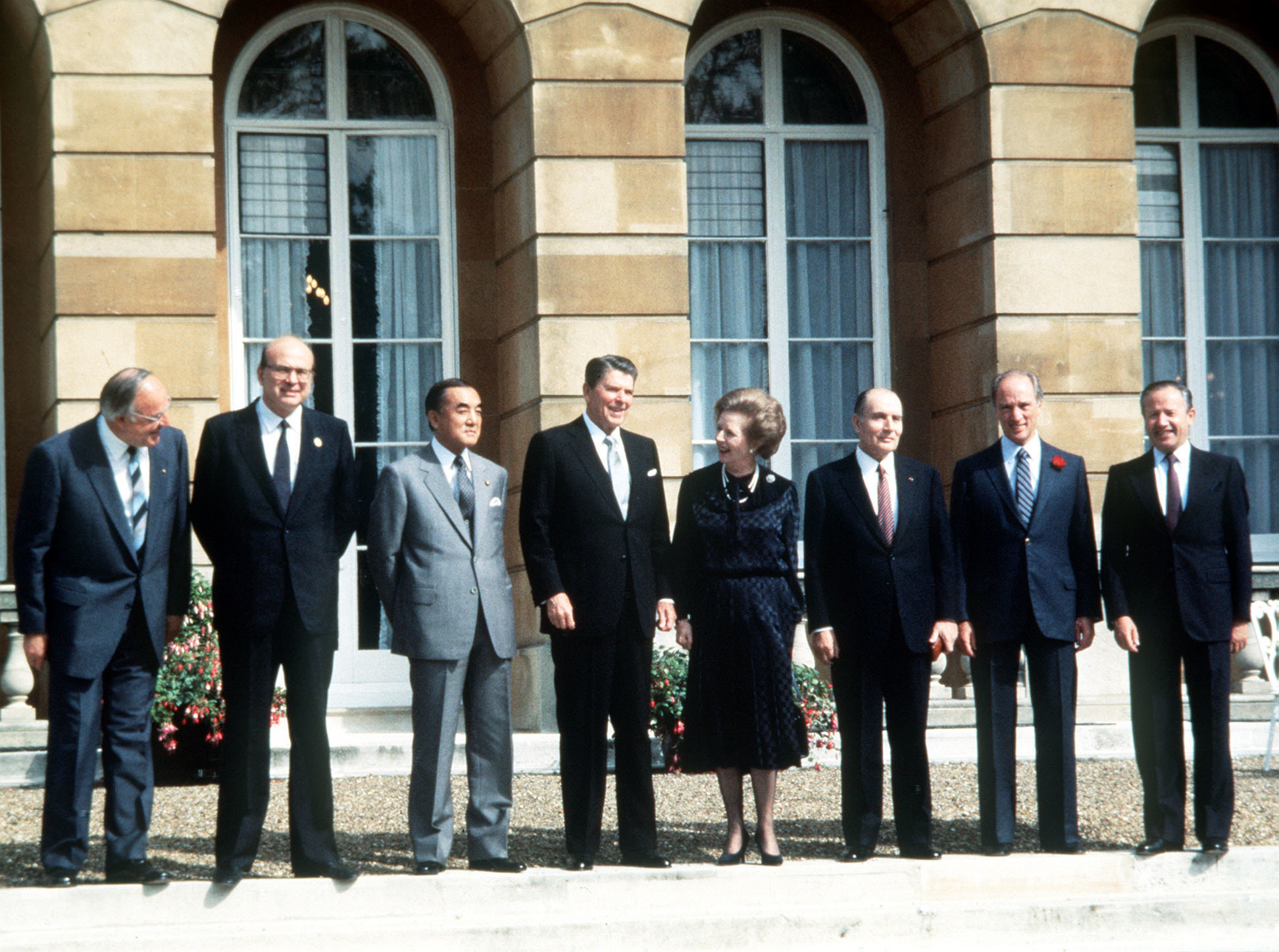 Heads of delegations assembled at Lancaster House, London, on the second day of the seven-nation London Economic Summit. * (L-R) West German Chancellor Helmut Kohl, Italys Premier Benito Craxi, Japans Prime Minister Yasuhiro Nakasone, Americas