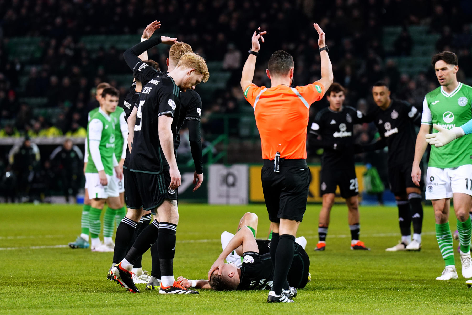 Johnston suffers 'suspected fracture' with Celtic head knock