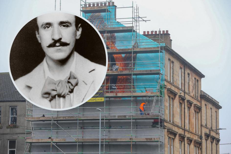 Bieten Sie für ein Wandgemälde von Charles Rennie Mackintosh in Glasgow in der Gegend, in der er aufgewachsen ist