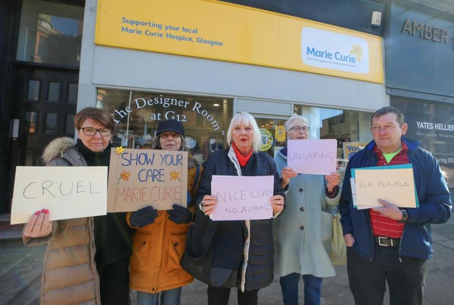 Hyndland Glasgow Marie Curie kauft Freiwillige als weiteren Protest ein