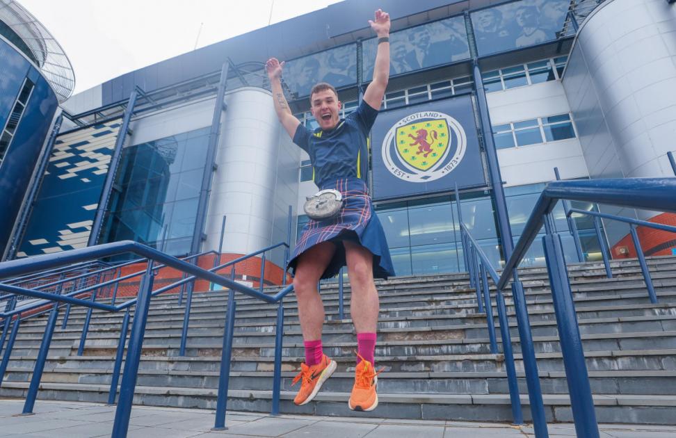 Ein Fan von Paisley Scotland macht sich auf den Weg zu einer 1.000-Meilen-Wanderung für wohltätige Zwecke