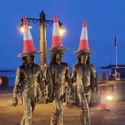 Outrageous! Dastardly hooligans have plagiarised Glasgow’s greatest cultural contribution by adding some very familiar headgear to this new Bee Gees statue on the Isle of Man. Somehow, we don’t think Lord Wellington (or his horse) will be happy about