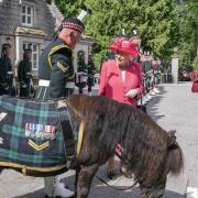 Queen officially welcomed to Balmoral by Guard of Honour
