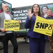Stephen Flynn (L) with Katy Loudon and SNP depute leader Keith Brown