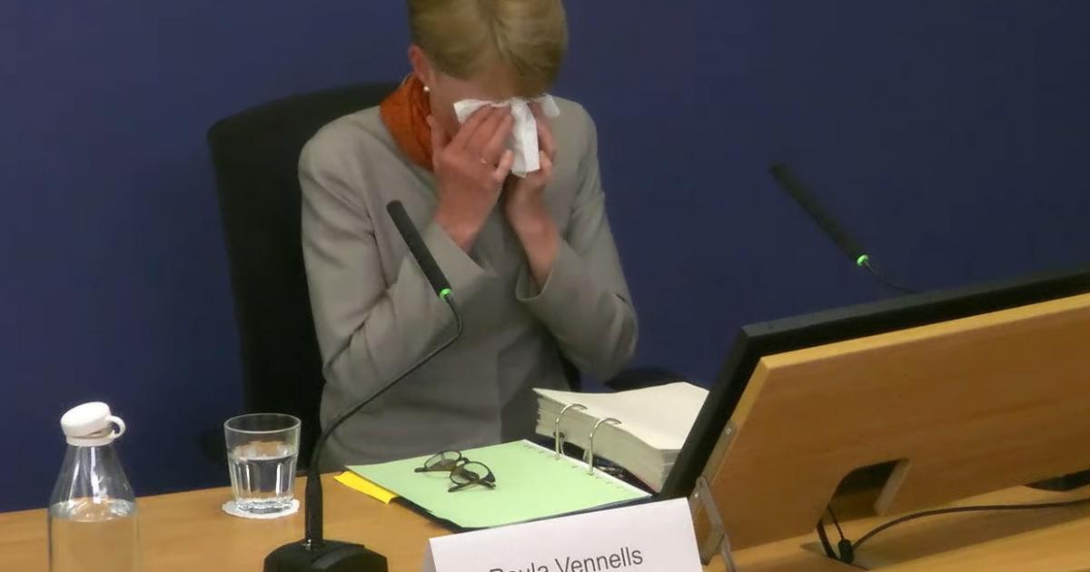 Ex-Post Office boss breaks down in tears at Horizon inquiry