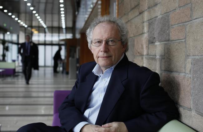 Henry McLeish has called on Scotland to "show ambition" in bid for World Cup 2030
